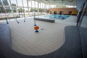 Lagune de jeux intérieurs de 60 m2 afin de permettre une approche ludique de la découverte de l’eau